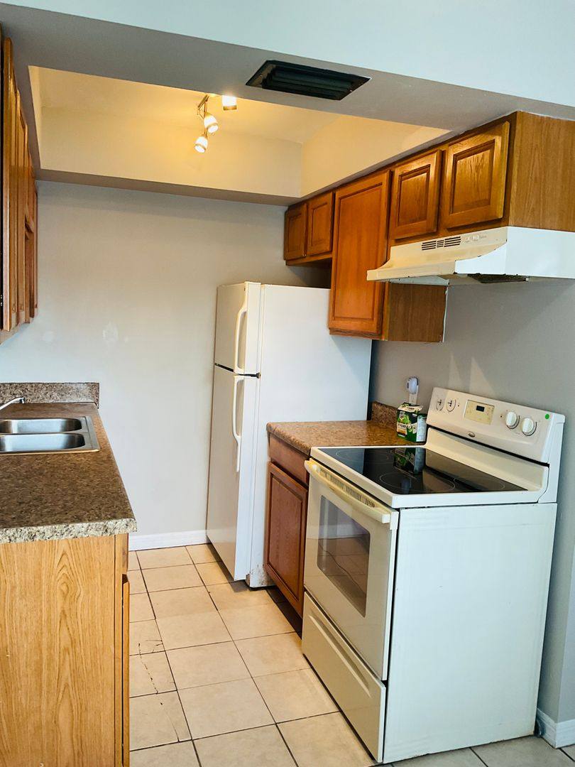 Apartment for rent at 2105 Canal St, Fort Myers, FL 33901