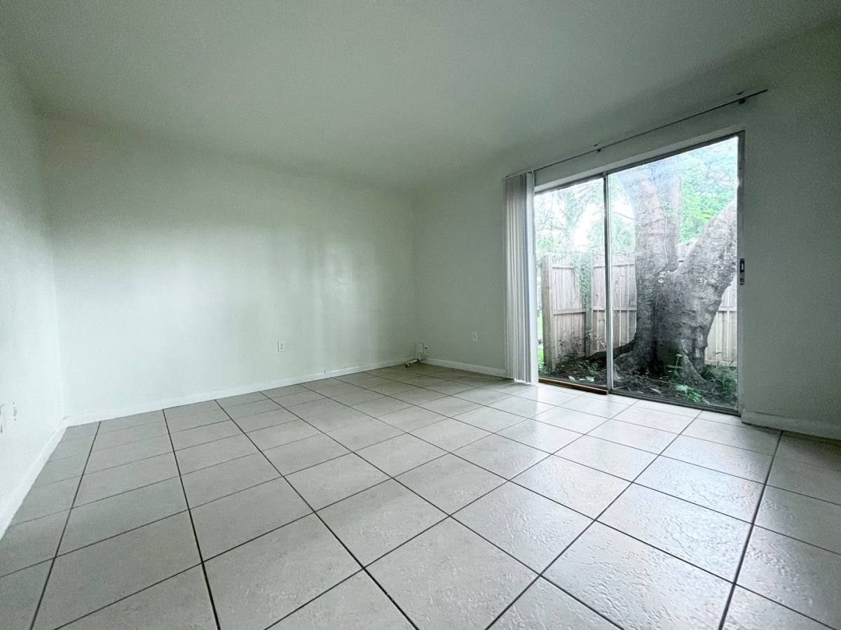 Apartment for rent at 2105 Canal St, Fort Myers, FL 33901