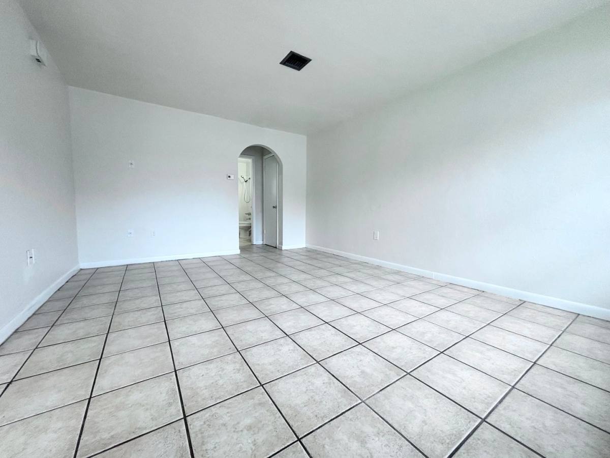 Apartment for rent at 2105 Canal St, Fort Myers, FL 33901