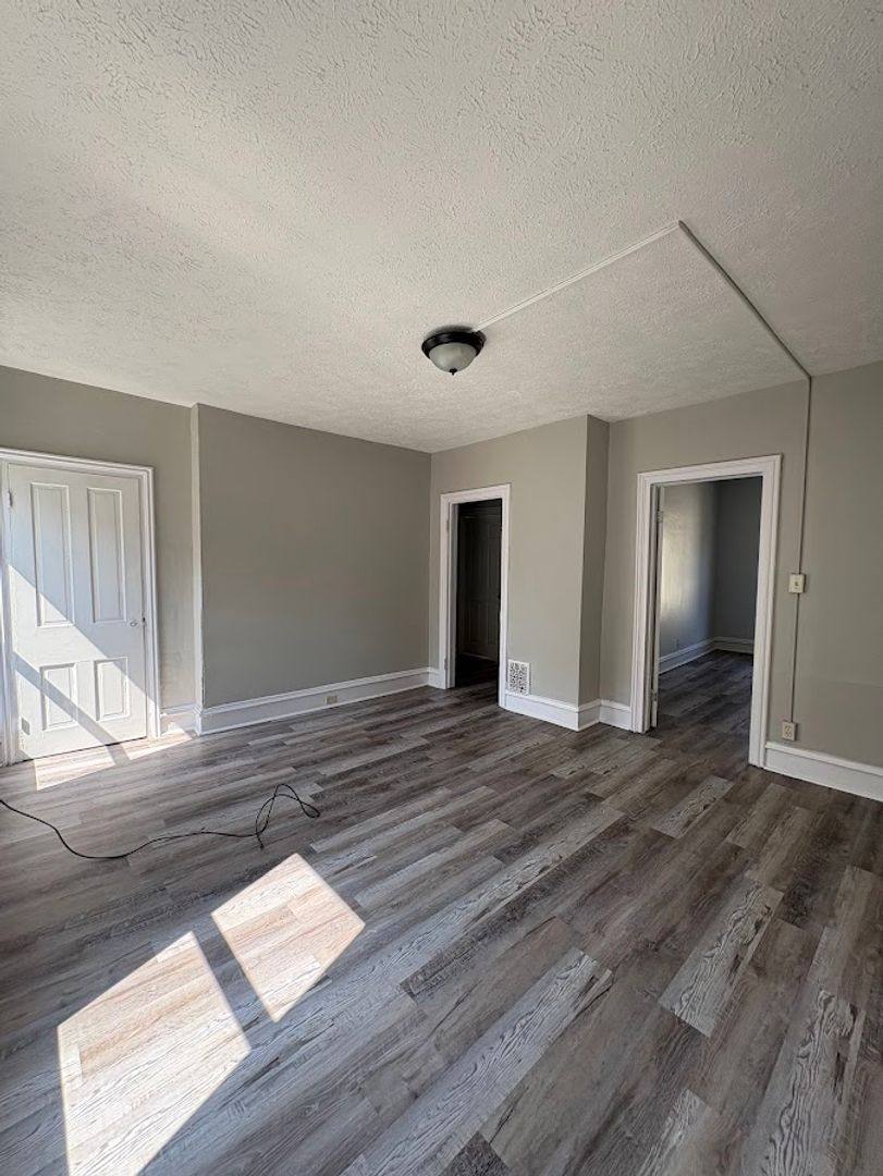 Apartment for rent at 656 Kling St, Akron, OH 44311