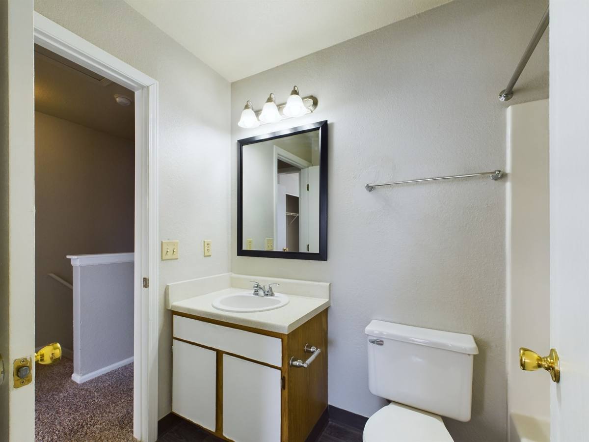 Townhouse for rent at Willow Creek & Townhomes, 73 Willow Creek Dr, Battle Creek, MI 49015