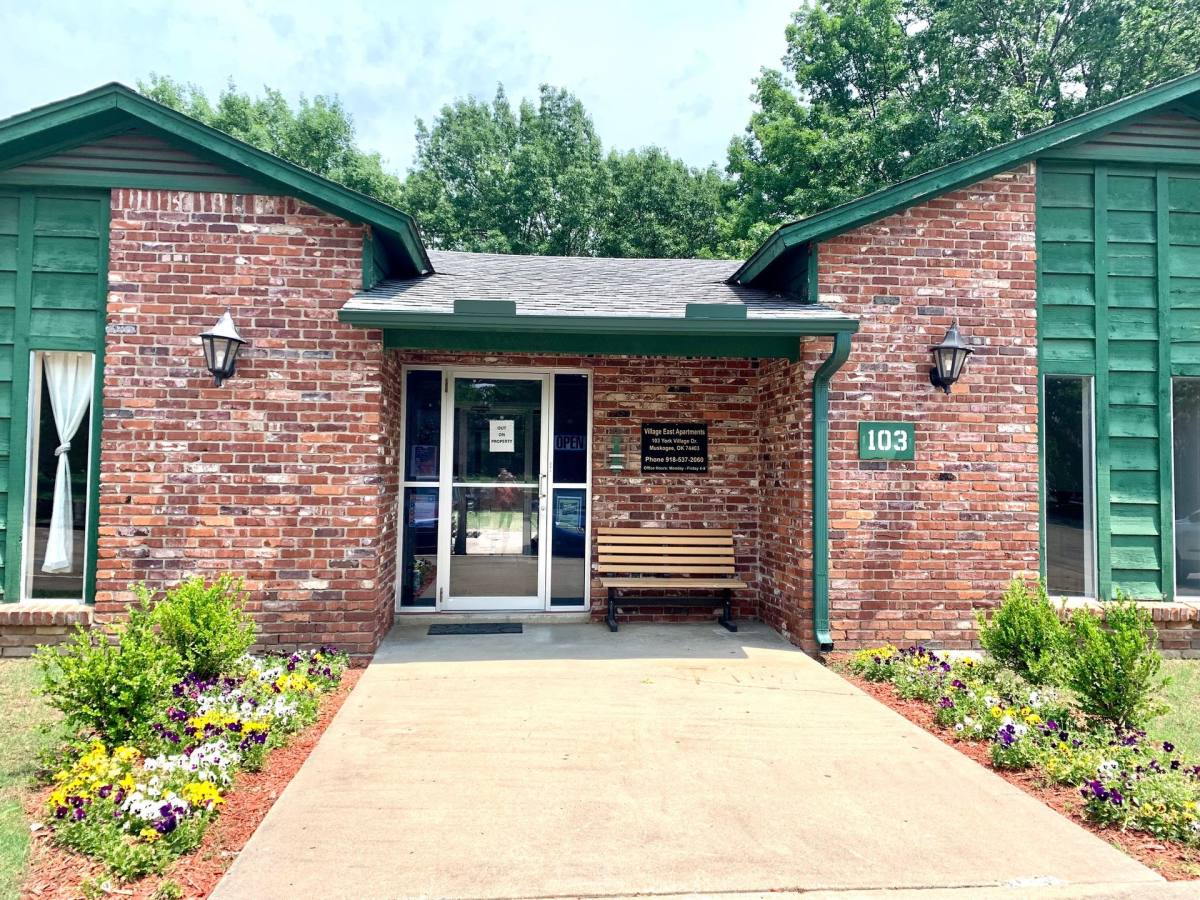 Apartment for rent at 103 N York Village Dr, Muskogee, OK 74403