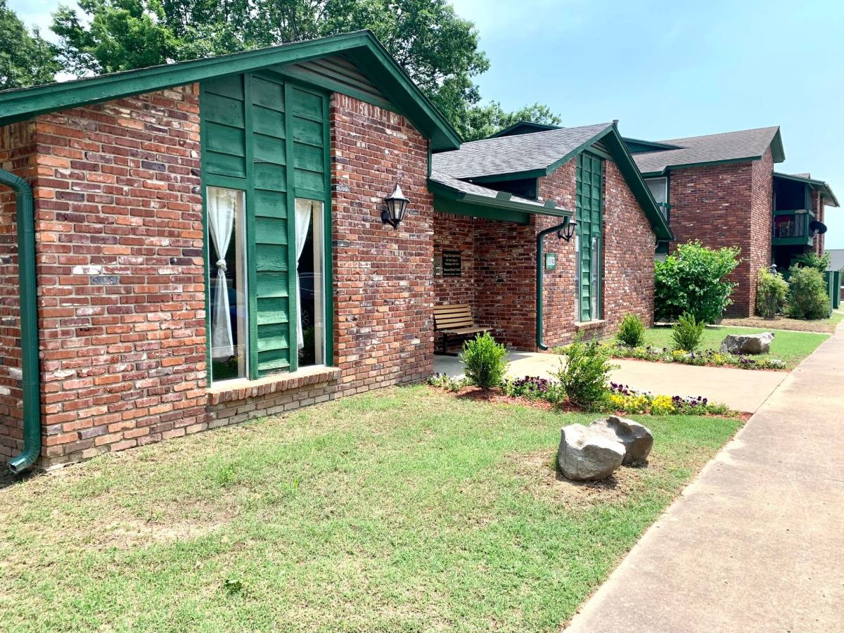 Apartment for rent at 103 N York Village Dr, Muskogee, OK 74403