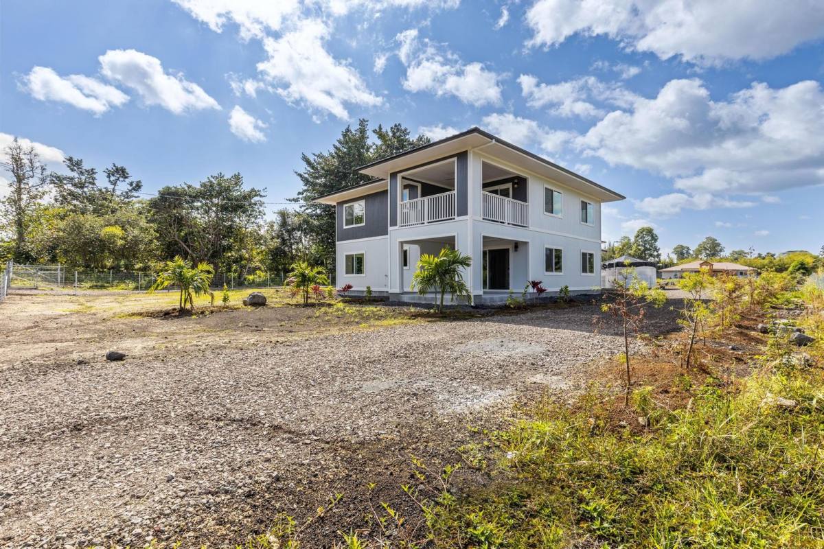 Townhouse for rent at 15-1398 13th Ave, Keaau, HI 96749