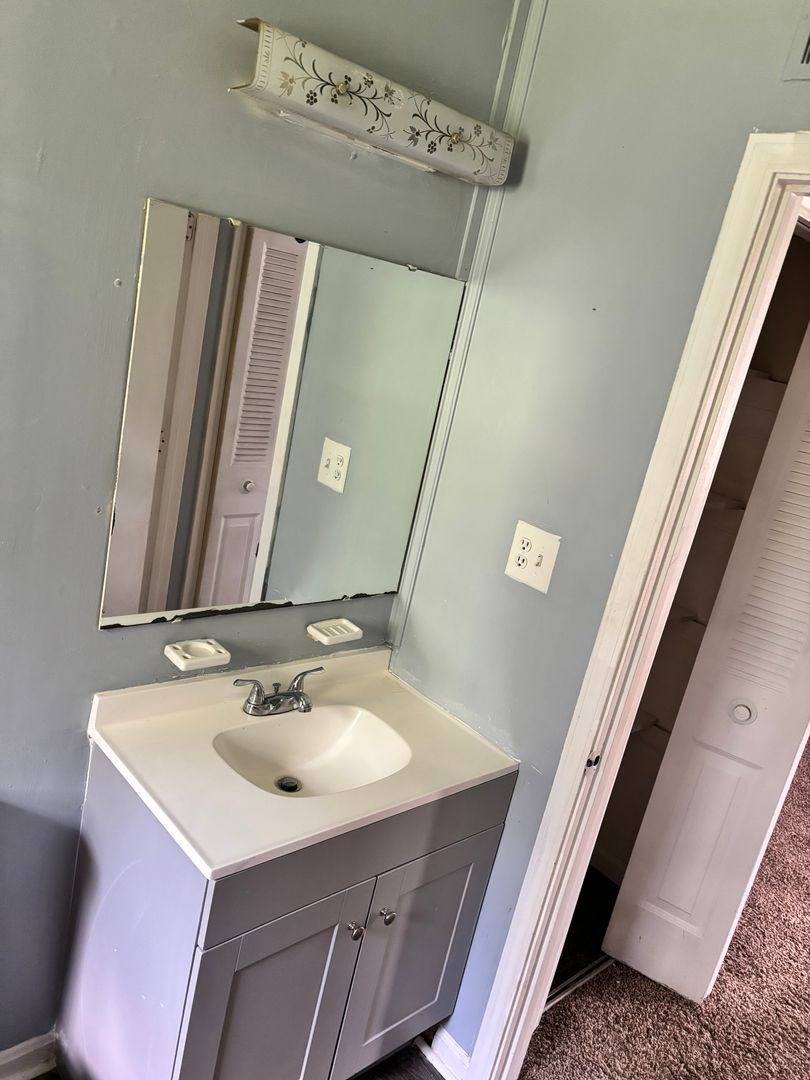 Apartment for rent at 354 Shelby Ave, Radcliff, KY 40160