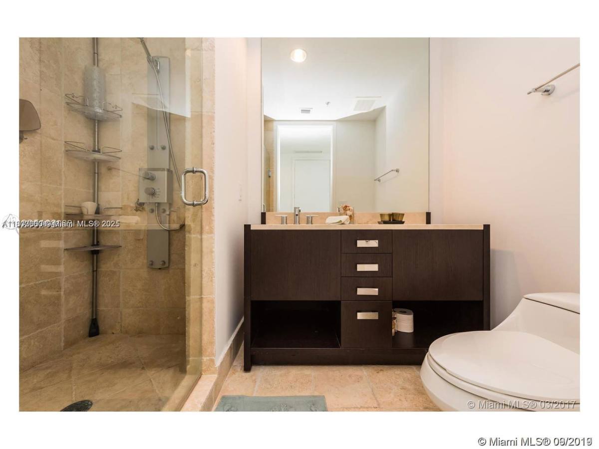 Apartment for rent at 18201 Collins Ave #4808, North Miami Beach, FL 33160