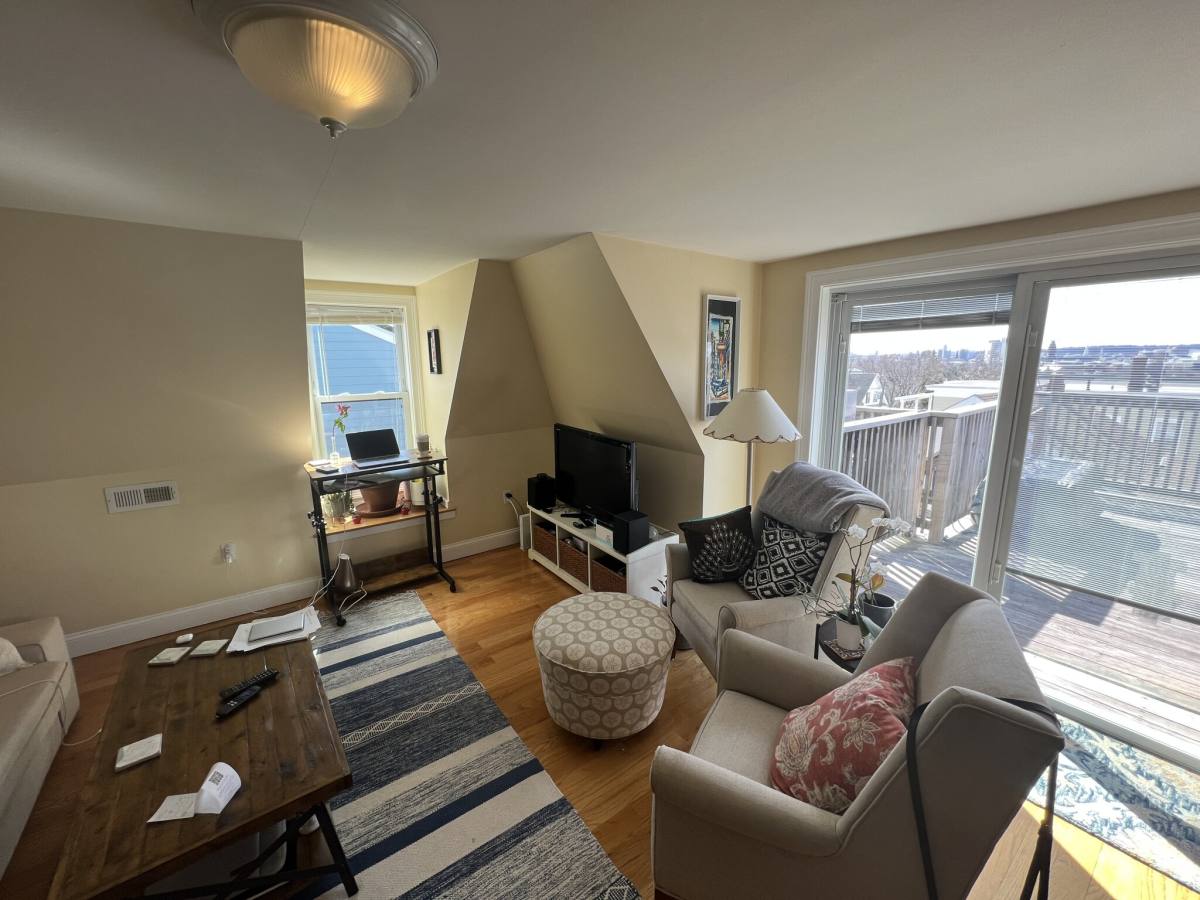 Apartment for rent at 206 Summer St #I, Somerville, MA 02143