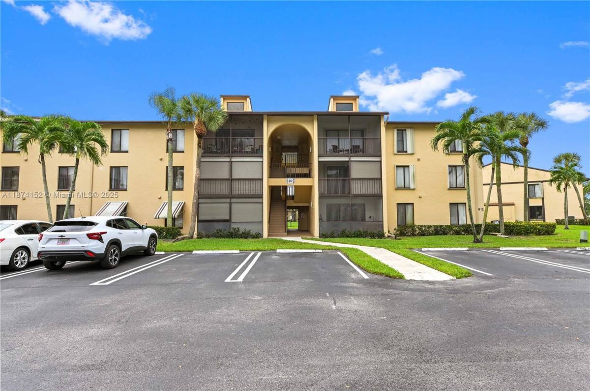 Condo for rent at 812 Sky Pine Way #C2, West Palm Beach, FL 33415