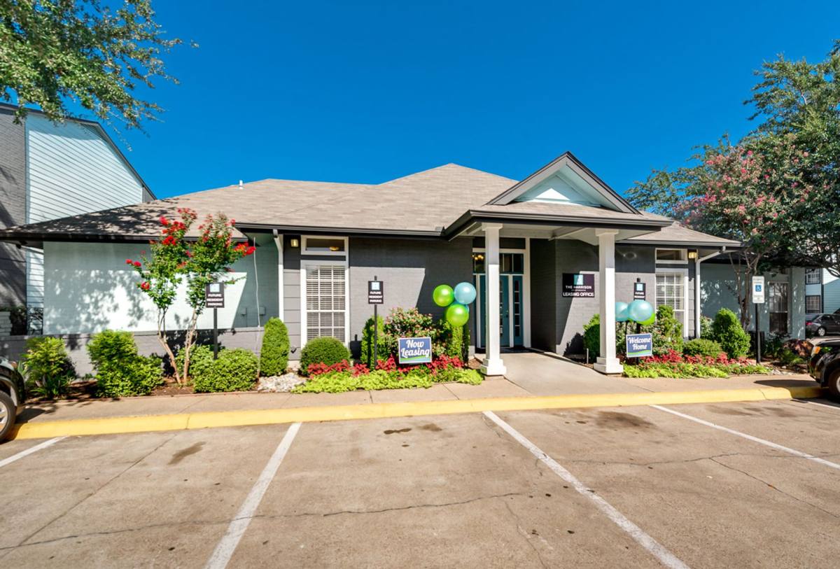 Apartment for rent at 7905 Marvin D Love Freeway, Dallas, TX 75237