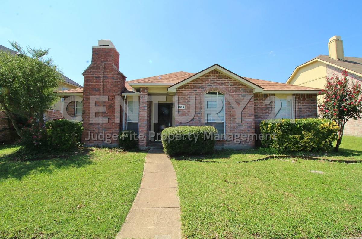 House for rent at 2305 Valley Creek Dr, Garland, TX 75040
