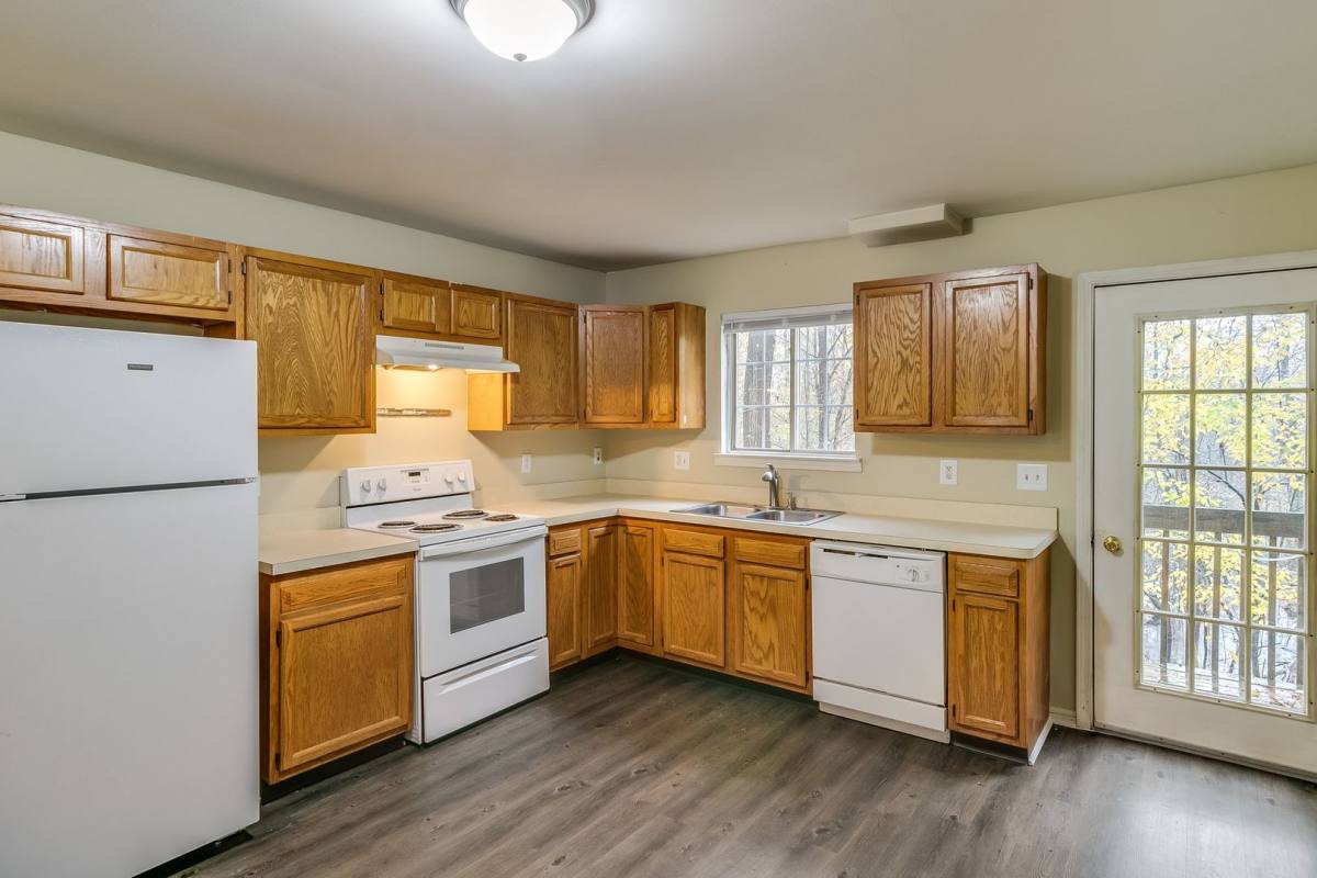 Apartment for rent at 5689 Cooley Village Rd, Waterford, MI 48327