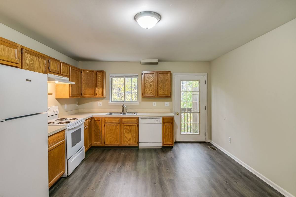 Apartment for rent at 5689 Cooley Village Rd, Waterford, MI 48327