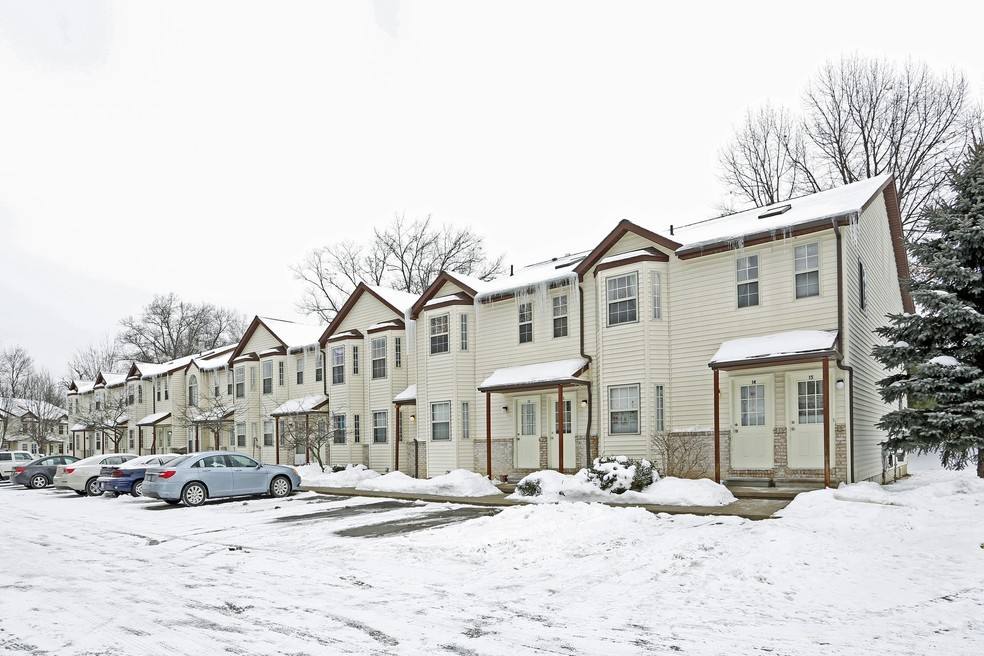 Apartment for rent at 5689 Cooley Village Rd, Waterford, MI 48327