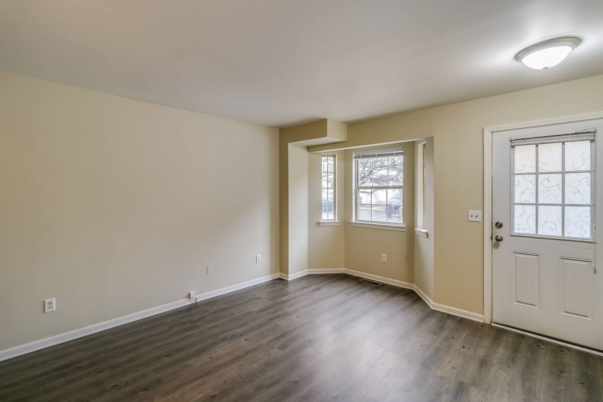 Apartment for rent at 5689 Cooley Village Rd, Waterford, MI 48327