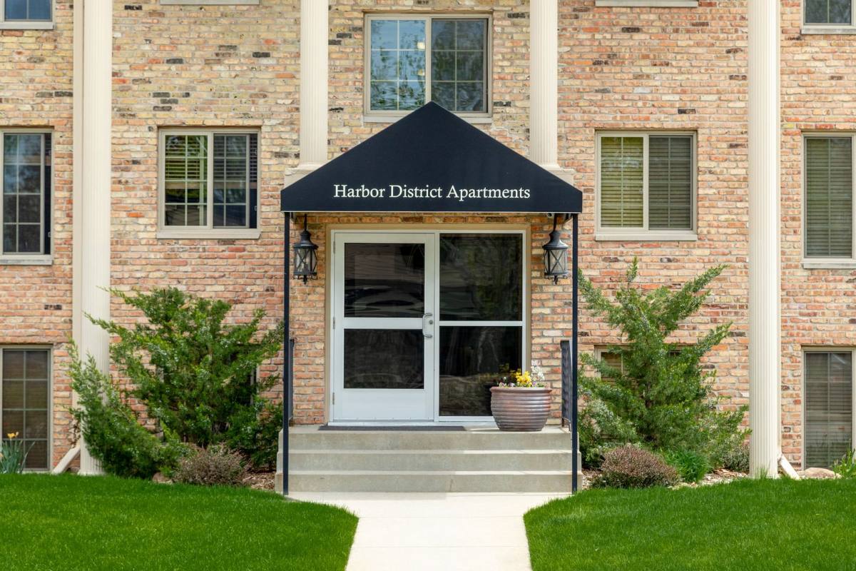 Apartment for rent at 2360 Commerce Blvd, Mound, MN 55364