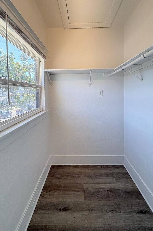 Apartment for rent at 433 1 2 W 4th St, Long Beach, CA 90802