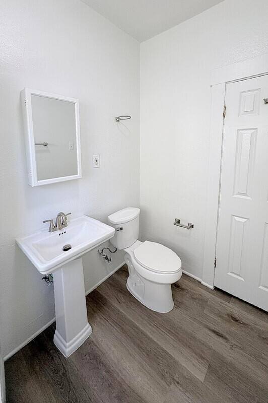 Apartment for rent at 433 1 2 W 4th St, Long Beach, CA 90802