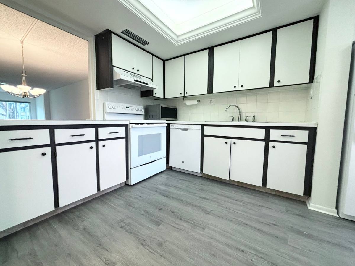 House for rent at 2264 Winkler Ave #107, Fort Myers, FL 33901