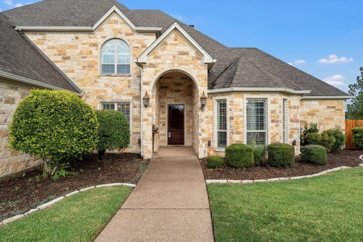 House for rent at 7030 Flagstone Circle, McGregor, TX 76657