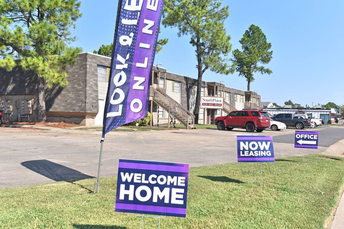 Apartment for rent at 827 S York St, Muskogee, OK 74403