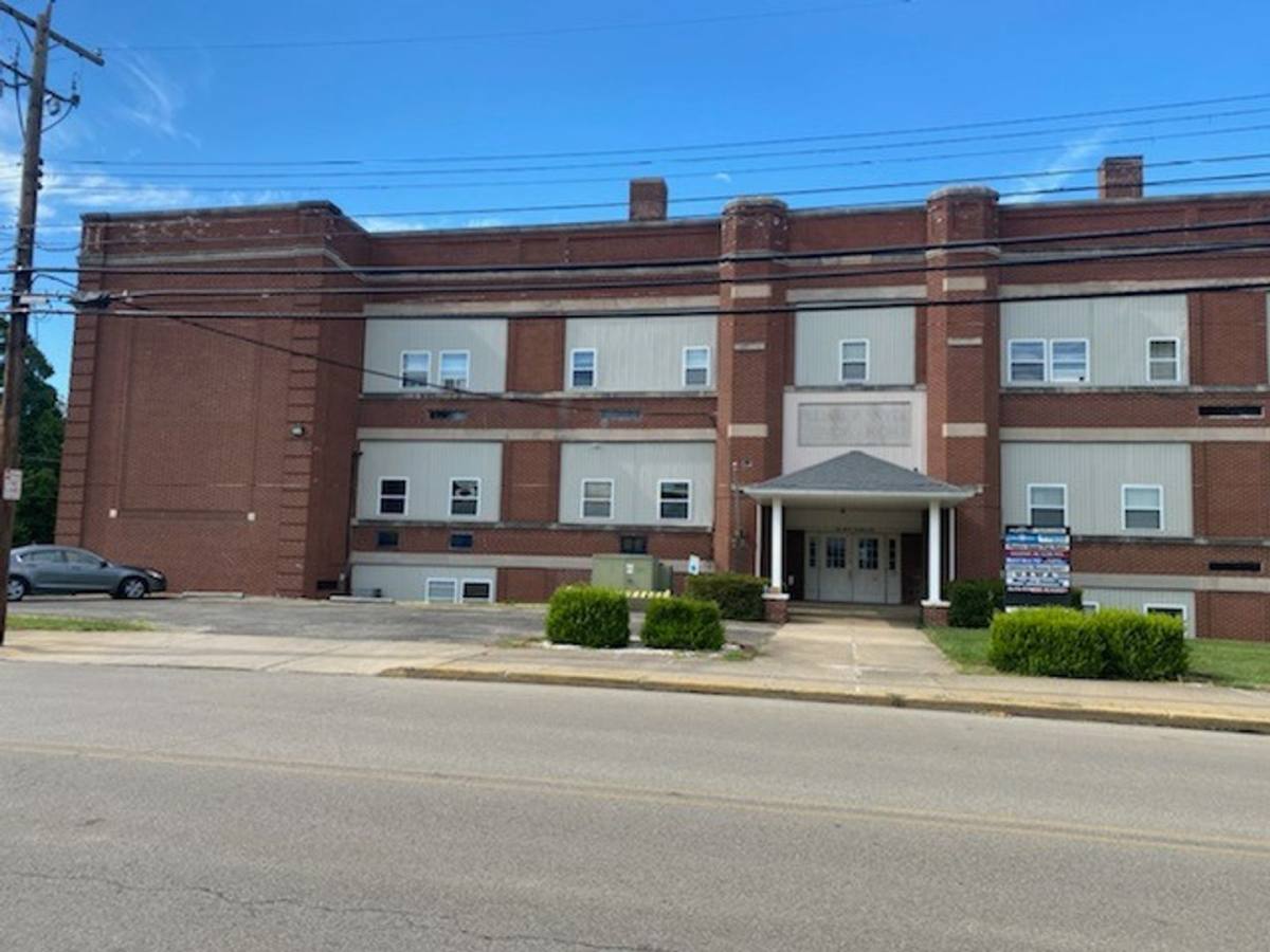 Apartment for rent at 100 W Ridge Ave, Sharpsville, PA 16150