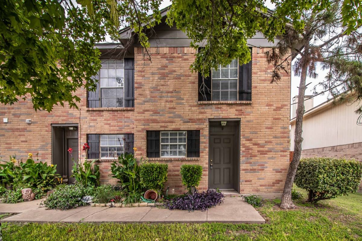 House for rent at 7604 Chapin Rd, Fort Worth, TX 76116