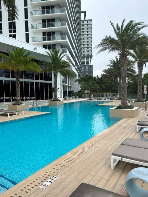 Apartment for rent at 16385 Biscayne Blvd, North Miami Beach, FL 33160