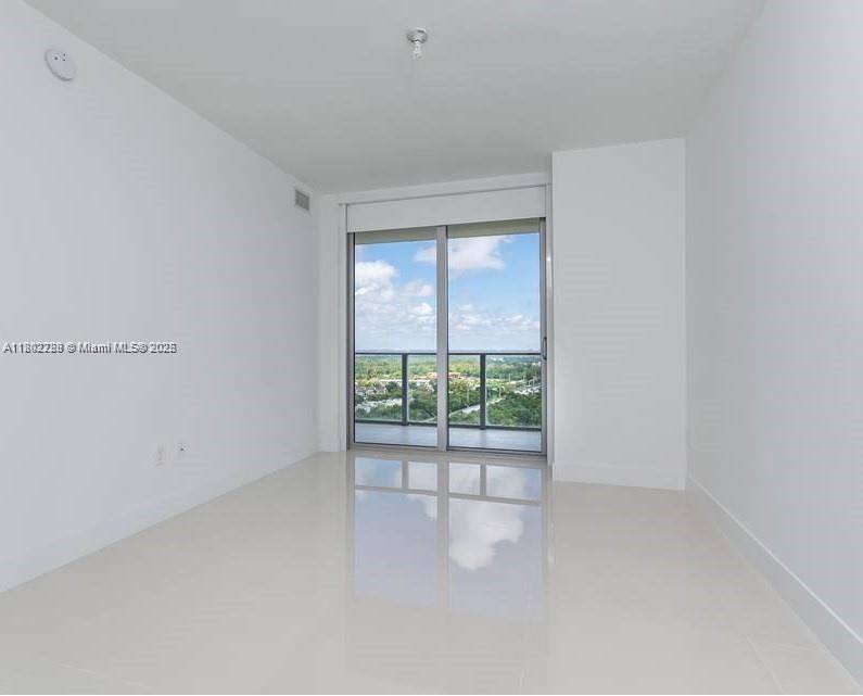 Apartment for rent at 16385 Biscayne Blvd #2103, North Miami Beach, FL 33160
