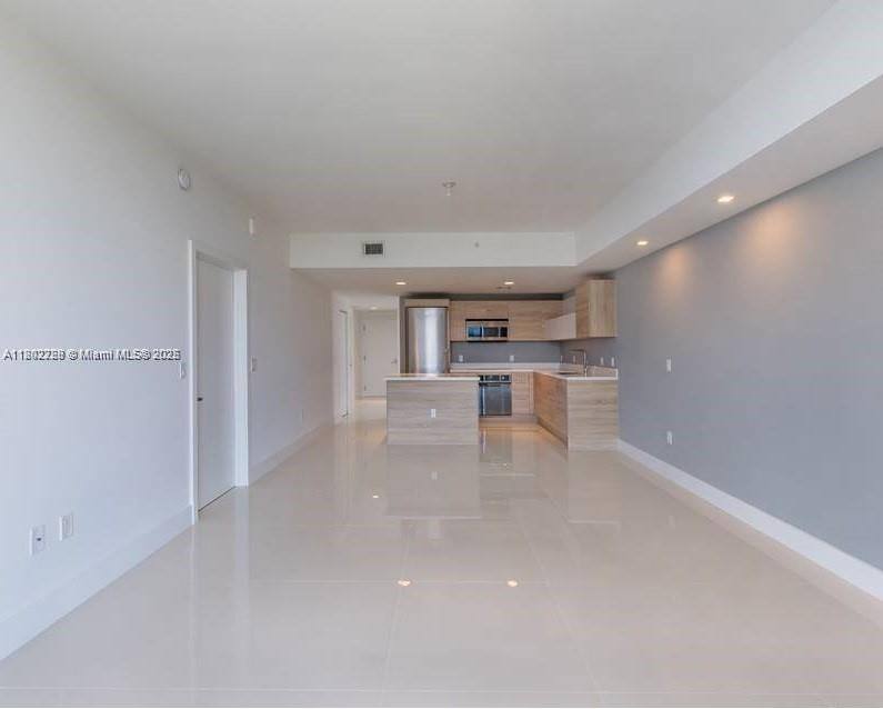Apartment for rent at 16385 Biscayne Blvd #2103, North Miami Beach, FL 33160