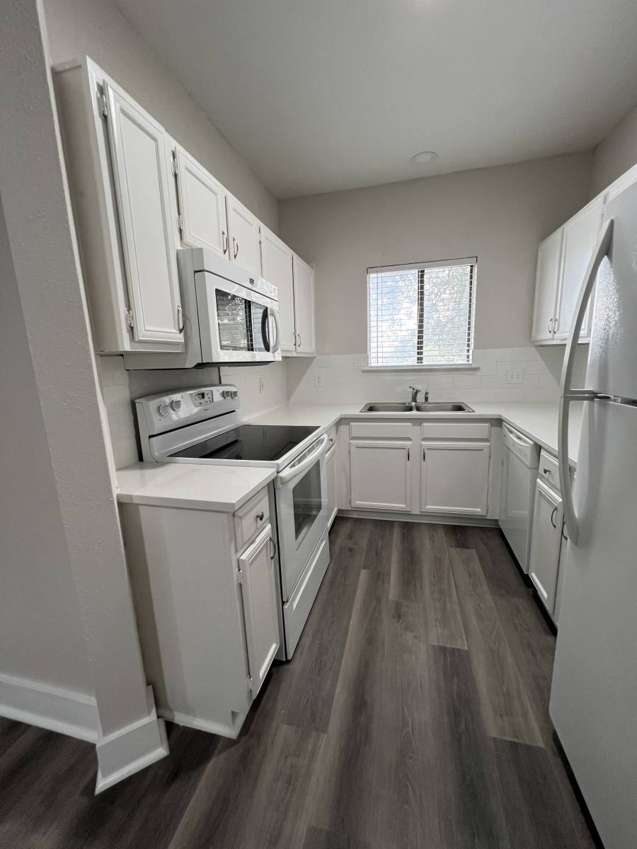 Condo for rent at 5550 Spring Valley Rd #B25, Dallas, TX 75254