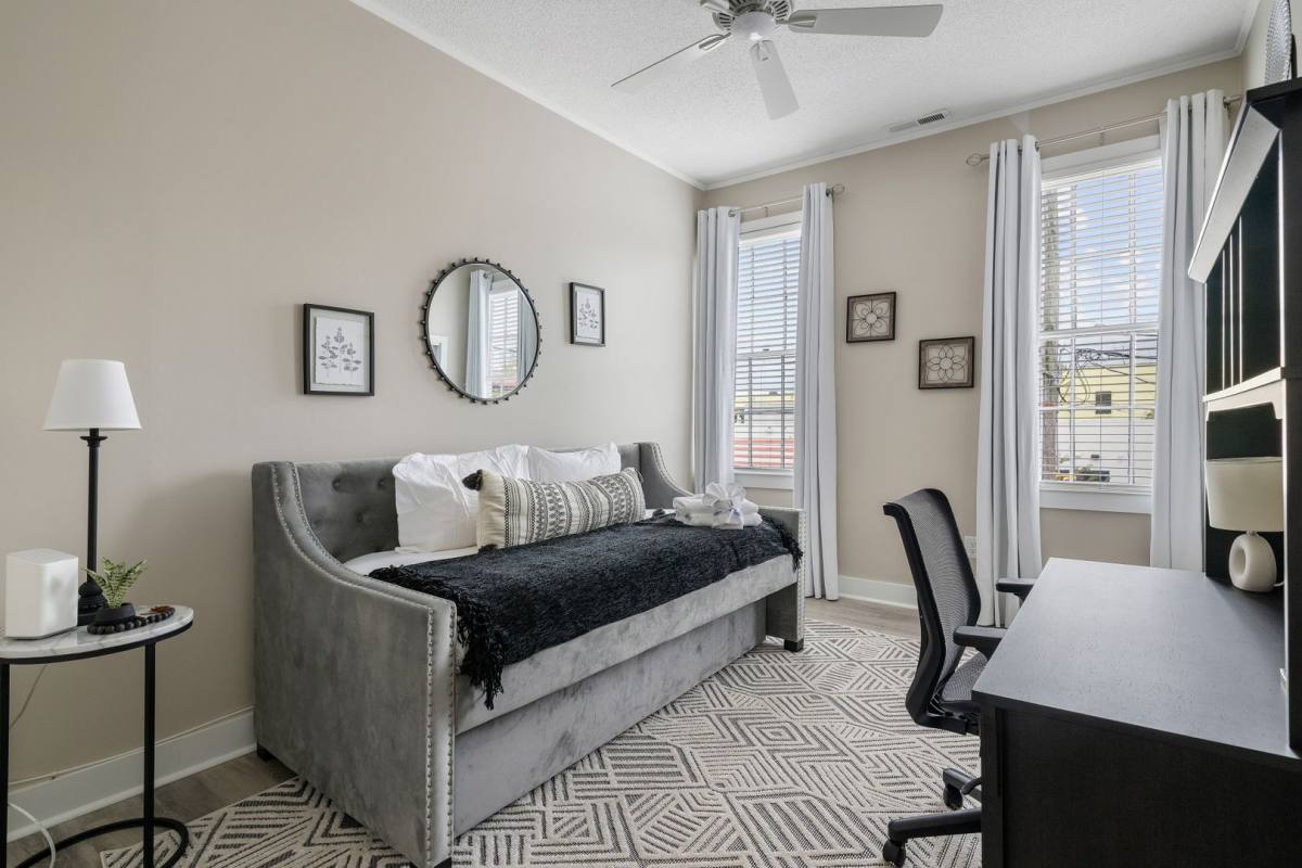Apartment for rent at 460 Meeting St #B, Charleston, SC 29403