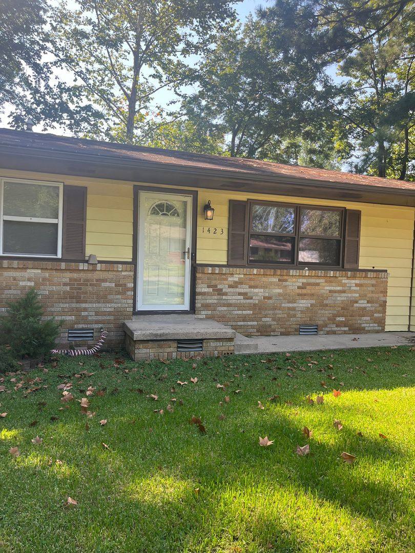 1423 Rebel Dr, Jacksonville, AR 72076