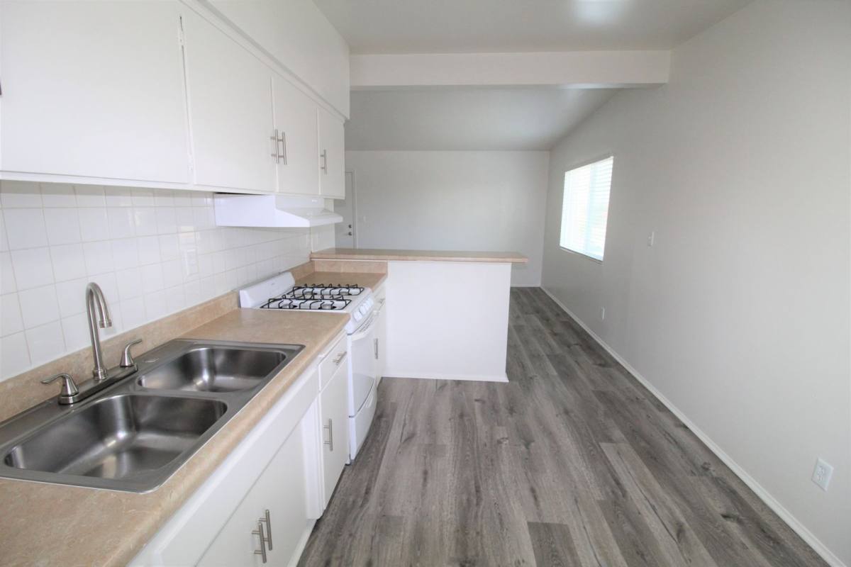 Apartment for rent at 4921 Nautilus St, Oxnard, CA 93035