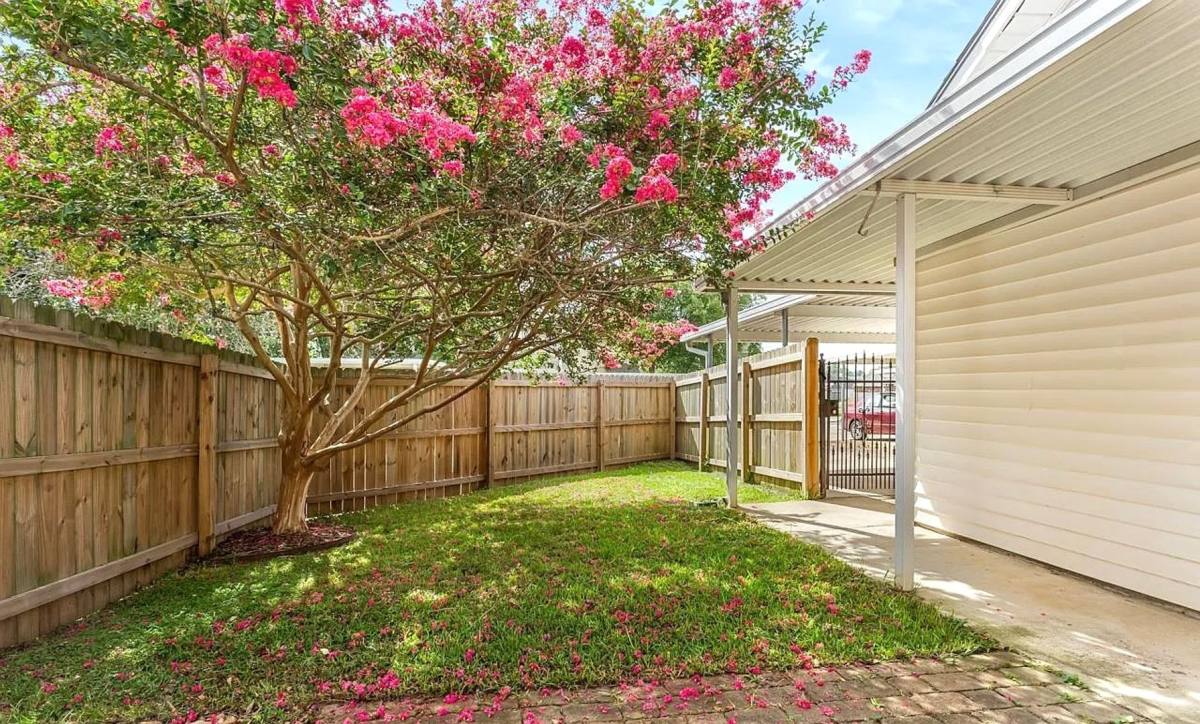 House for rent at 8521 E Cypress Point Court, Baton Rouge, LA 70809