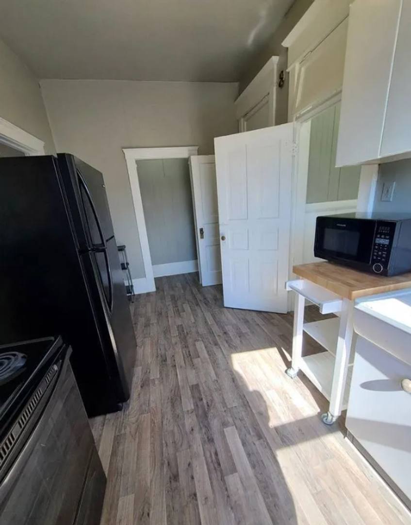 Apartment for rent at 220 S St, West Lafayette, IN 47906