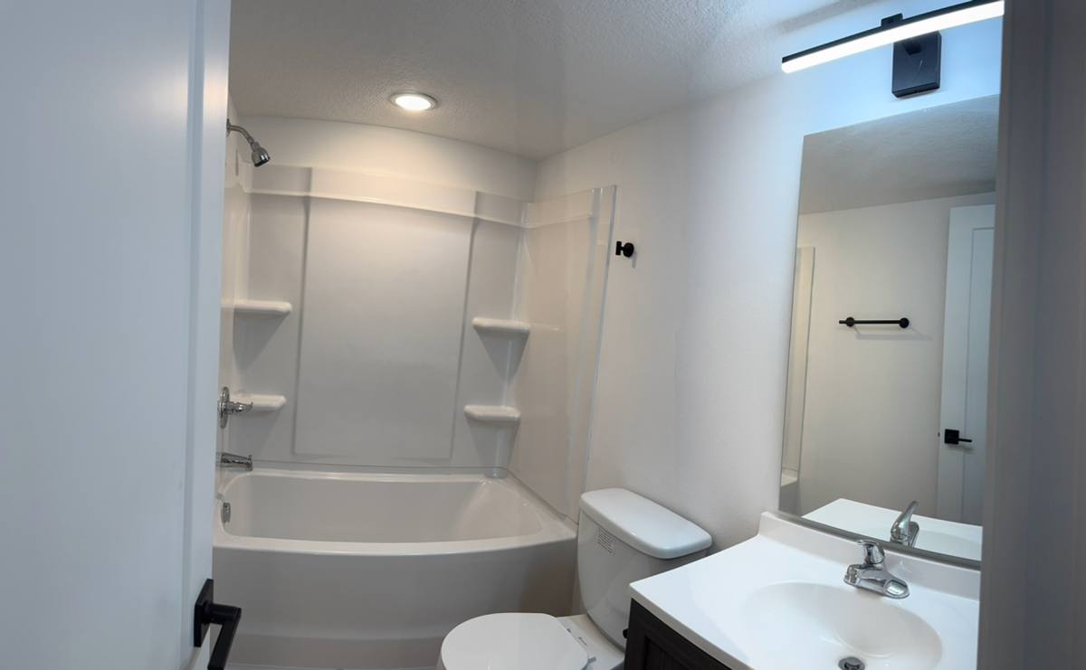 Apartment for rent at 701 Monona Ave, Des Moines, IA 50315