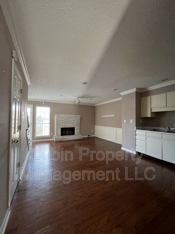 Condo for rent at 72 N McLean Blvd, Memphis, TN 38104