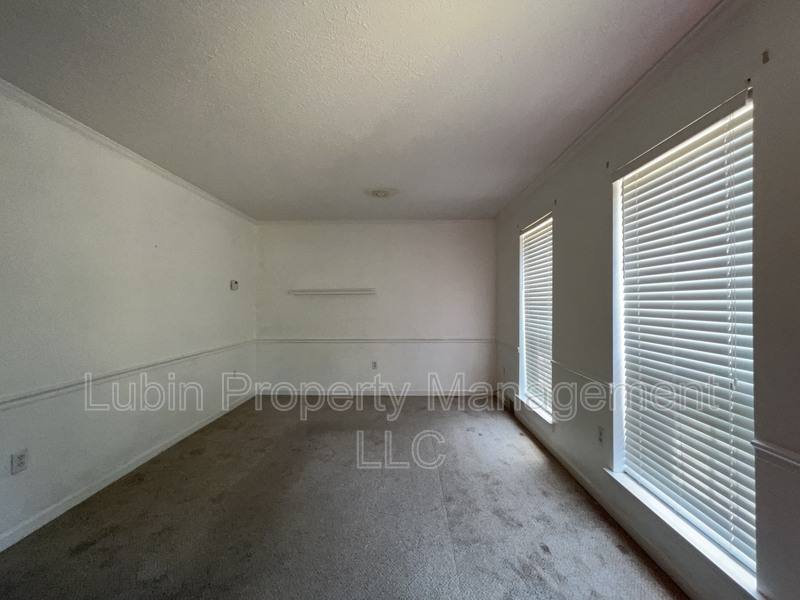 Condo for rent at 72 N McLean Blvd, Memphis, TN 38104