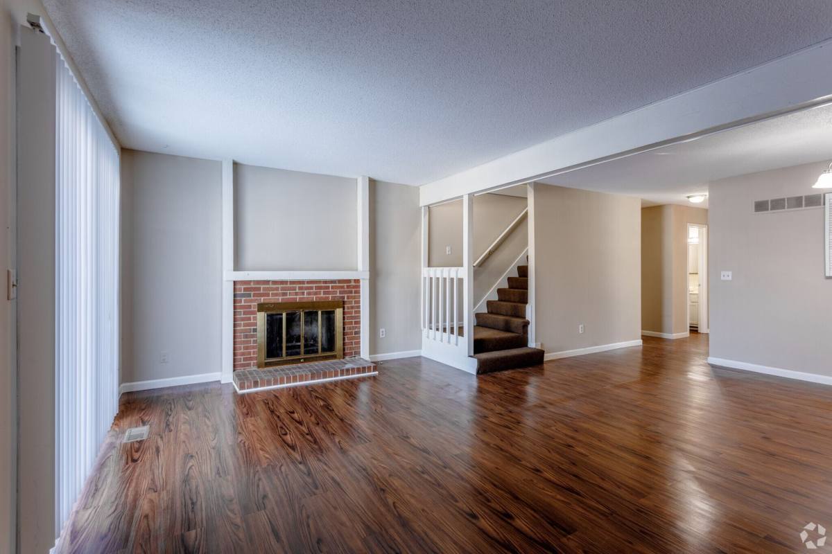 Townhouse for rent at 7122 King St, Shawnee, KS 66203