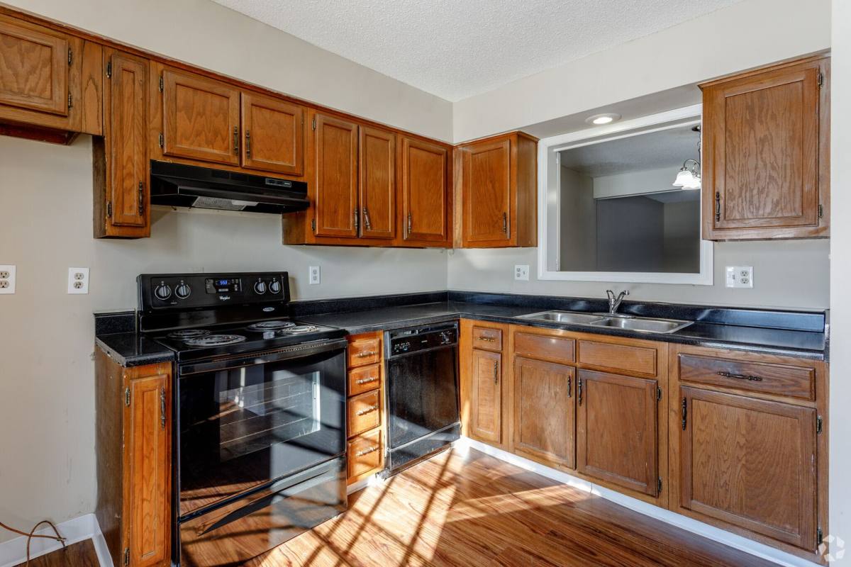 Townhouse for rent at 7122 King St, Shawnee, KS 66203