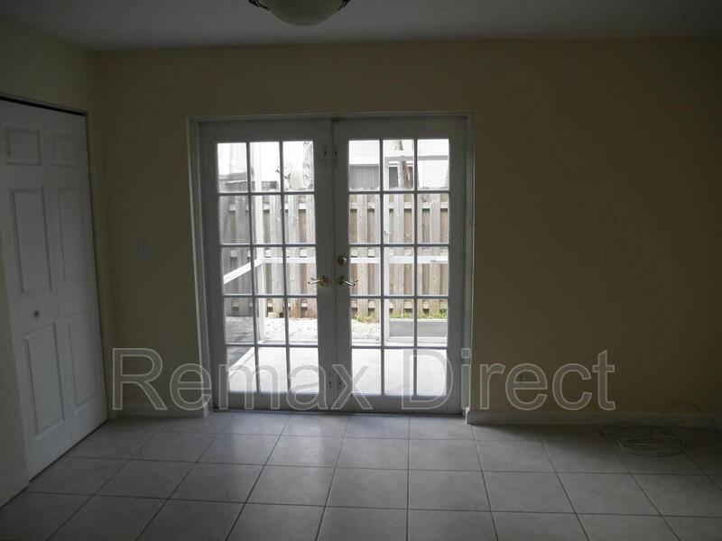 Townhouse for rent at 876 Summit Lake Dr, West Palm Beach, FL 33406