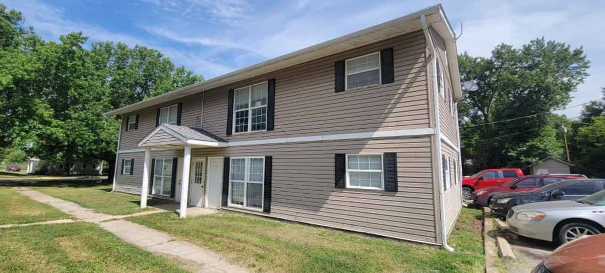 Apartment for rent at 2014 S Elm St, Pittsburg, KS 66762