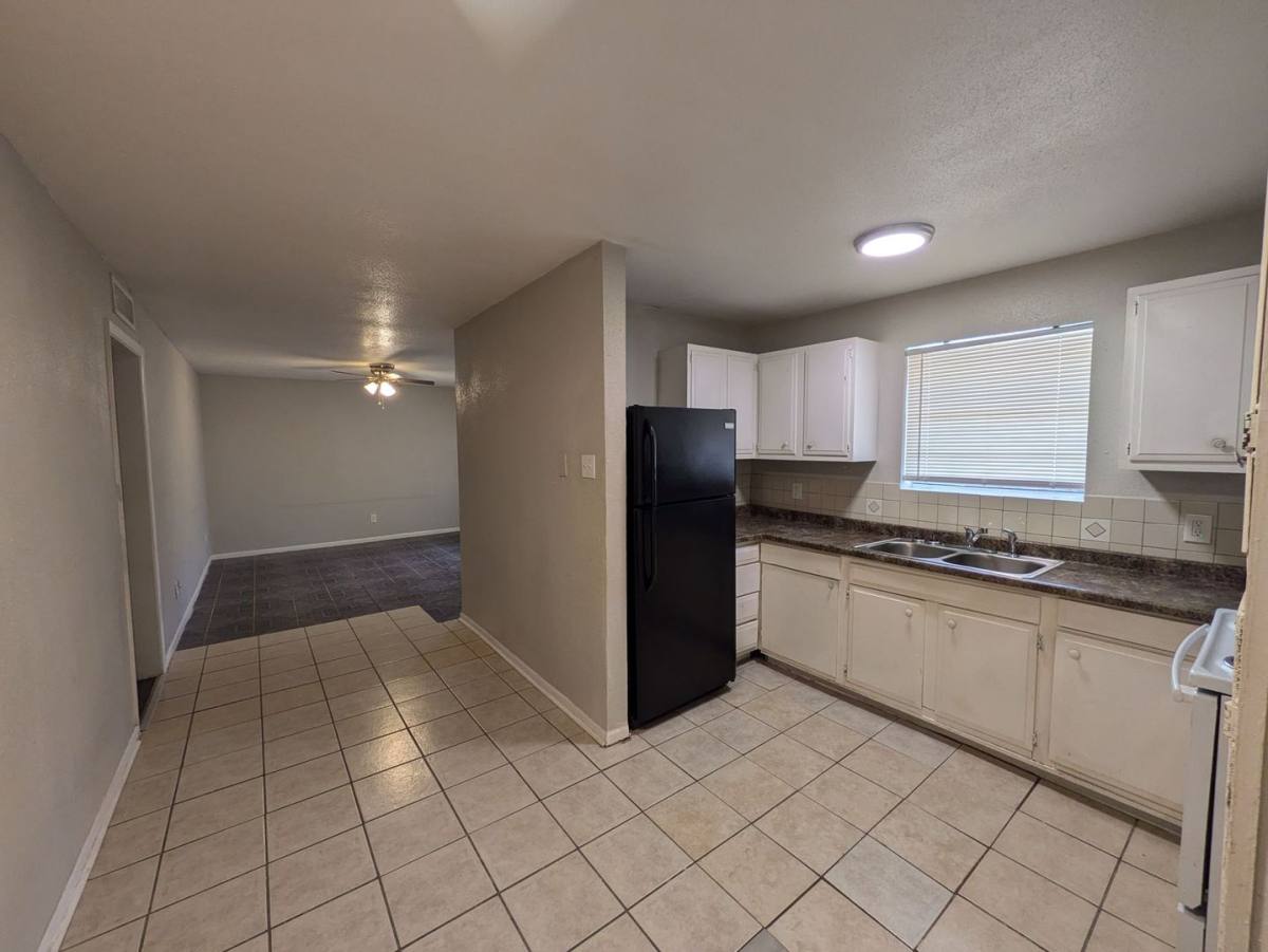 Apartment for rent at 4348 Sullivan St, Beaumont, TX 77705