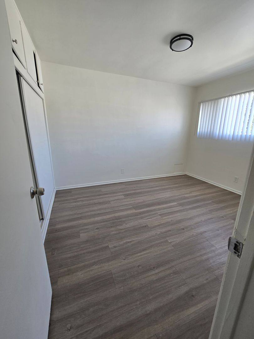 Apartment for rent at 1834 Pine Ave, Long Beach, CA 90806