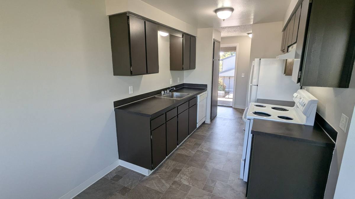 Apartment for rent at 5463-5487 Commercial St SE, Salem, OR 97306