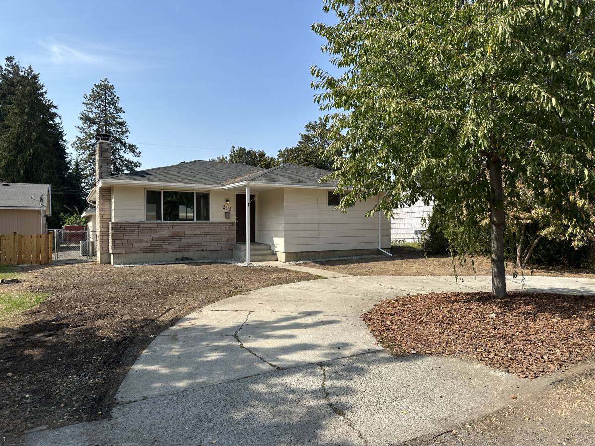 House for rent at 212 N 4th St, Cheney, WA 99004