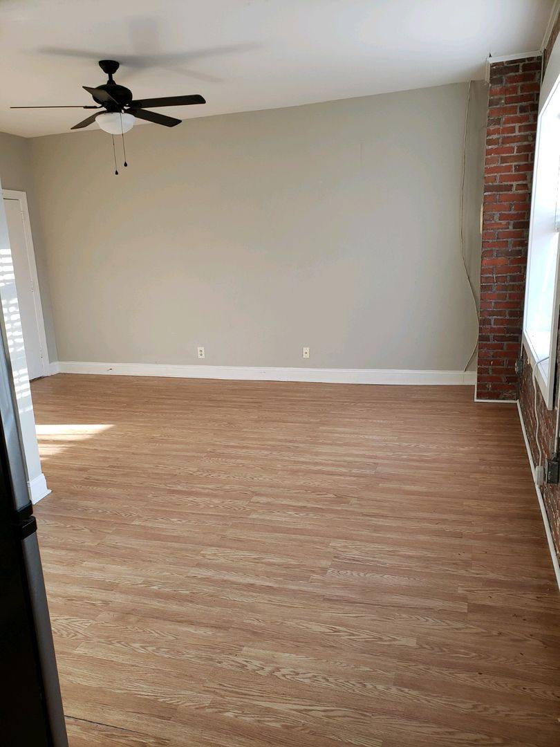 Apartment for rent at 76 Nassau St, Charleston, SC 29403