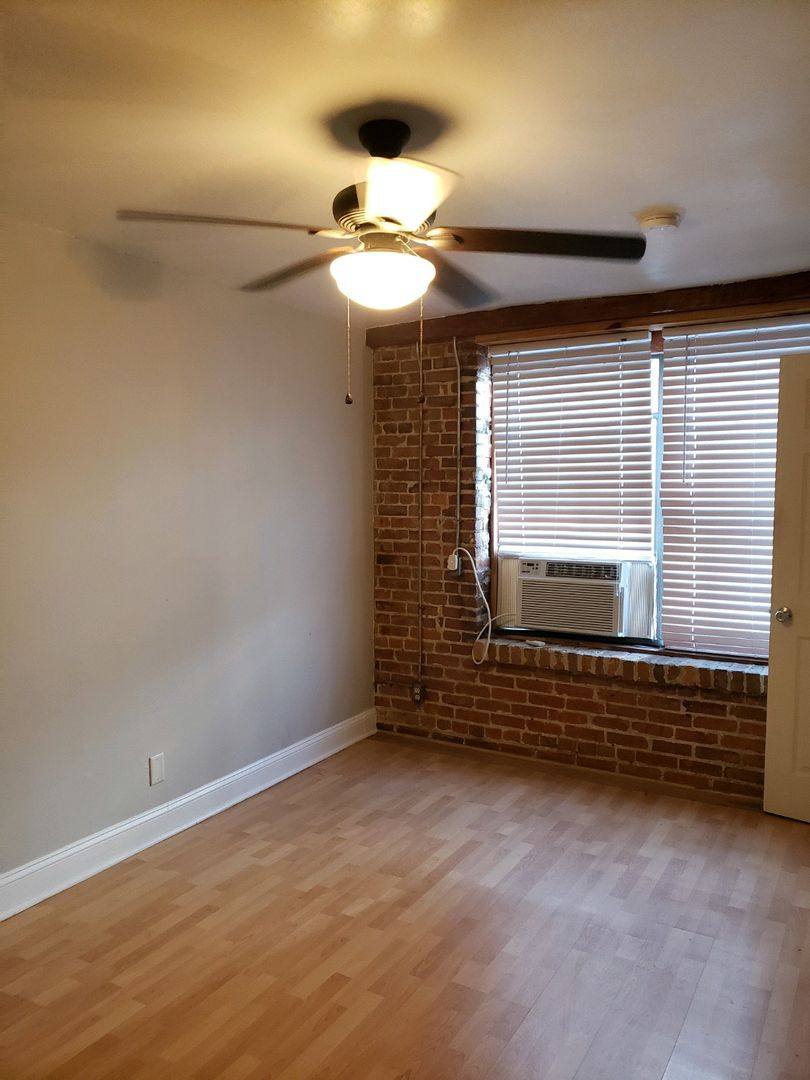 Apartment for rent at 76 Nassau St, Charleston, SC 29403