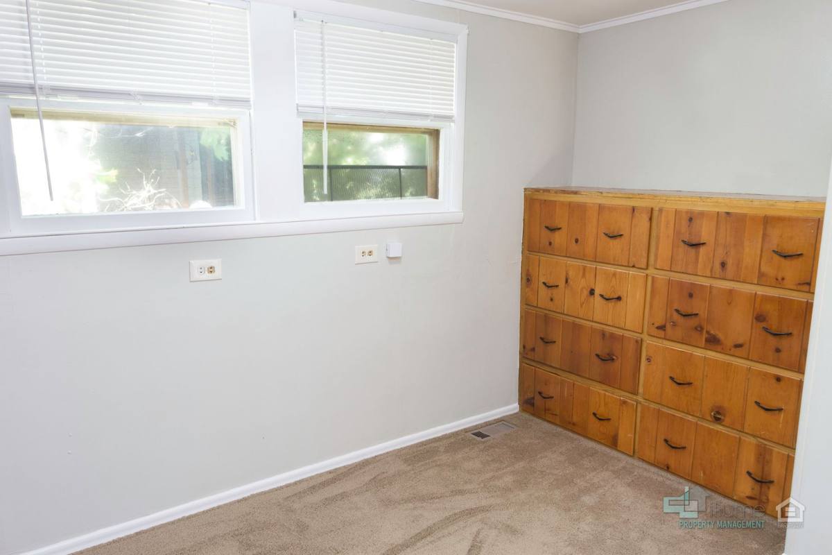 Apartment for rent at 365 16th St SE, Salem, OR 97301