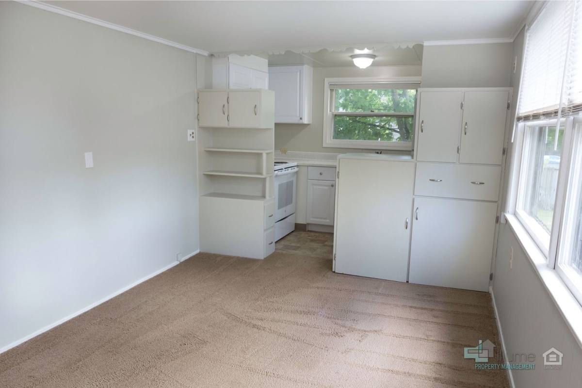 Apartment for rent at 365 16th St SE, Salem, OR 97301
